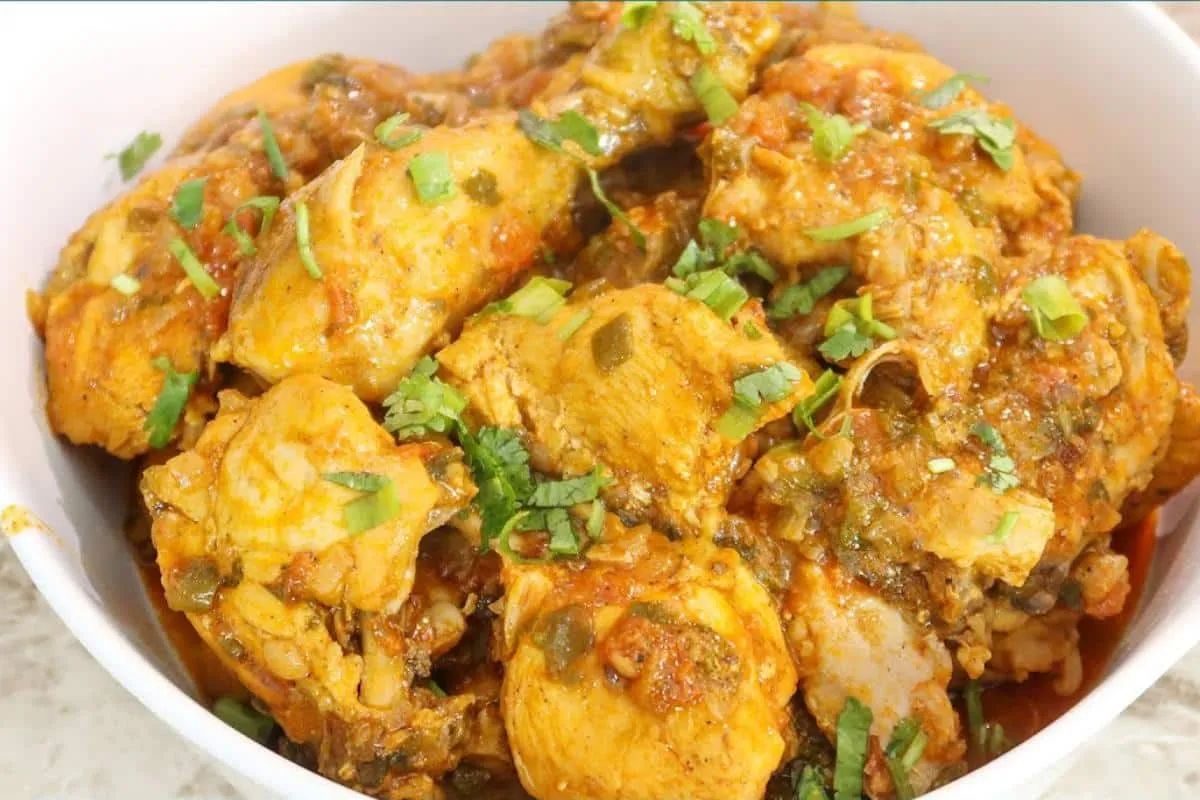 Receita de frango guisado da minha mãe: a melhor que já comi no natal da nossa família