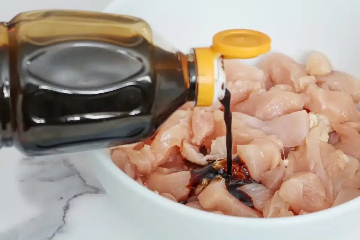 Receita de frango para o almoço: assado diferente, suculento e cheio de sabor caseiro