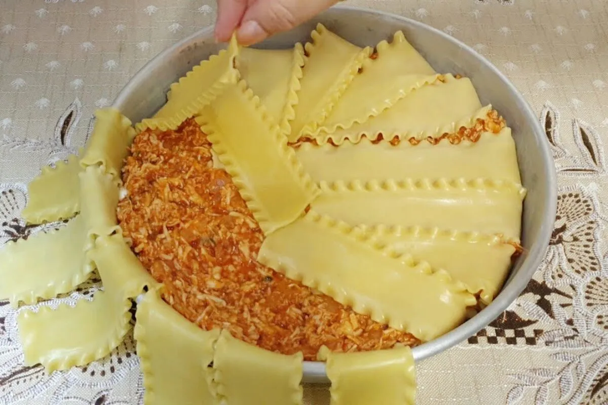 Receita de lasanha de frango diferente e deliciosa: nem precisa esperar chegar domingo