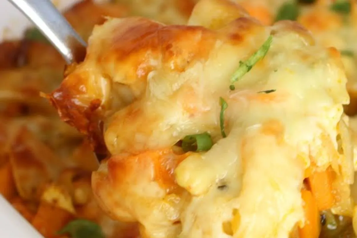 Receita de legumes gratinados com queijo que vai ficar ótimo no seu almoço de dia das mães