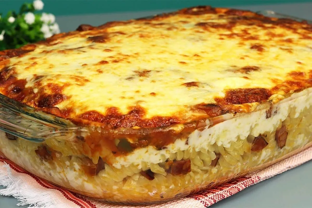 Receita de macarrão cremoso para servir um almoço completo, fácil e muito saboroso