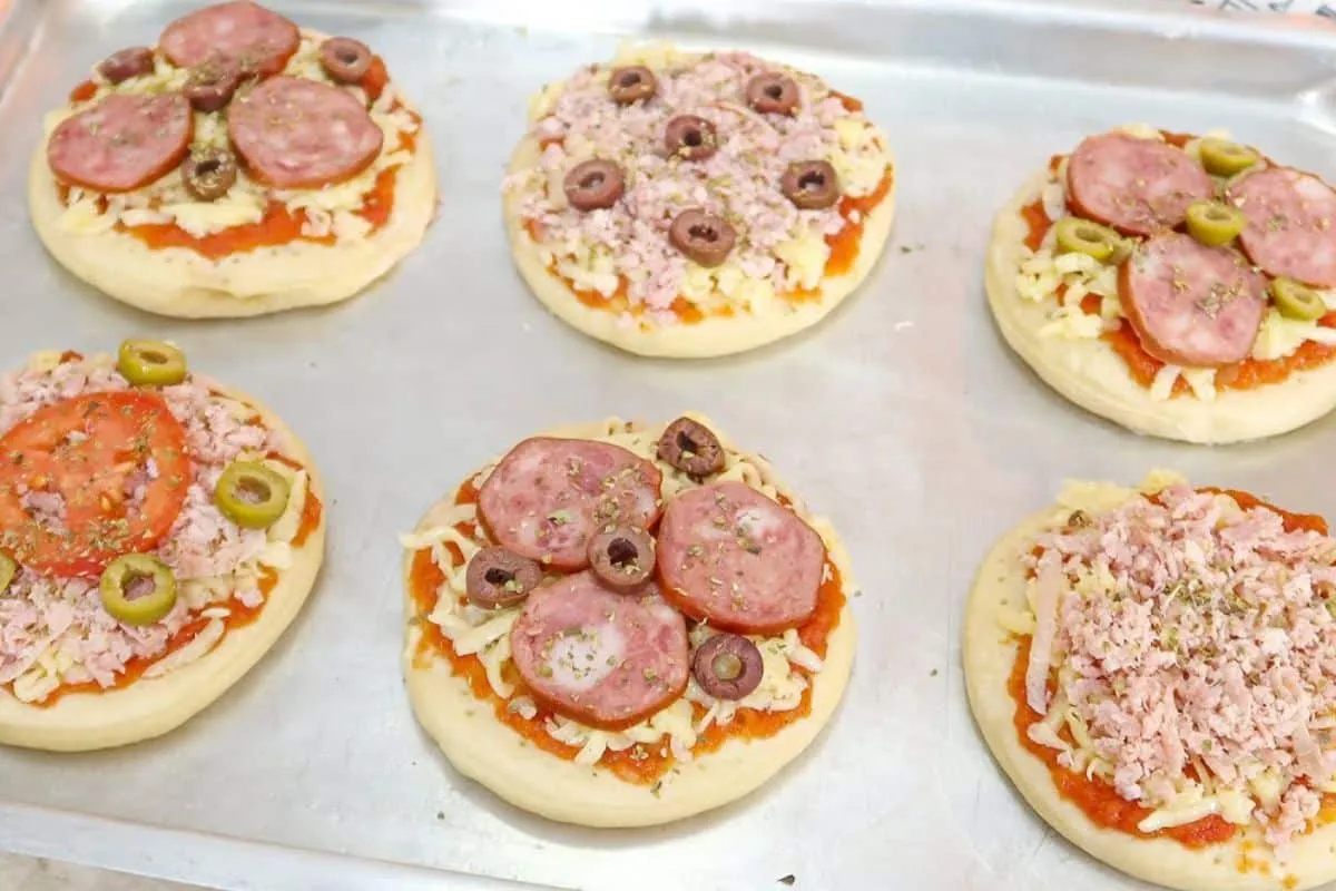 Receita de massa para mini pizza que fica perfeita e não resseca quando assa