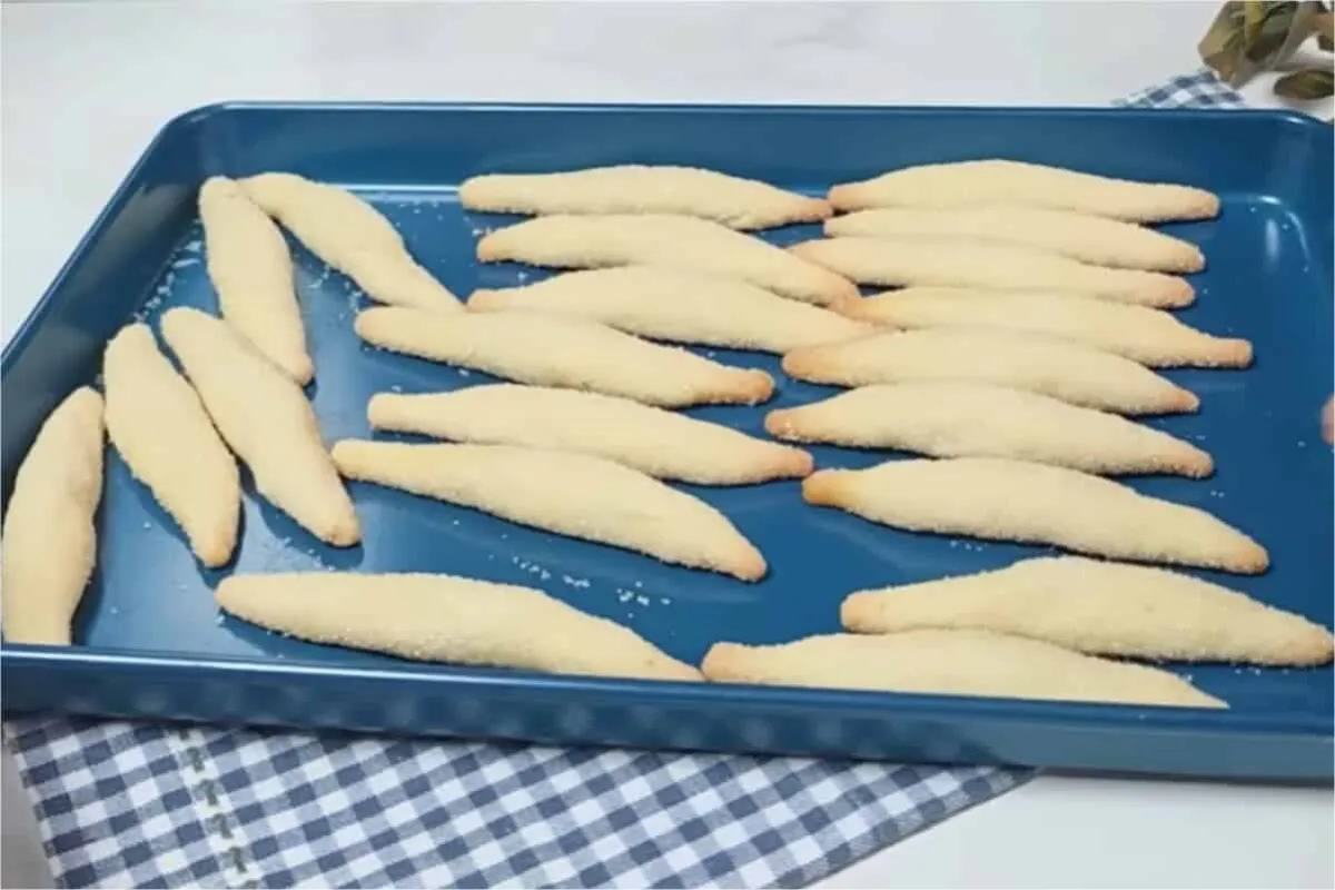 Receita de palitinho amanteigado delicioso que dá vontade de comer todo dia