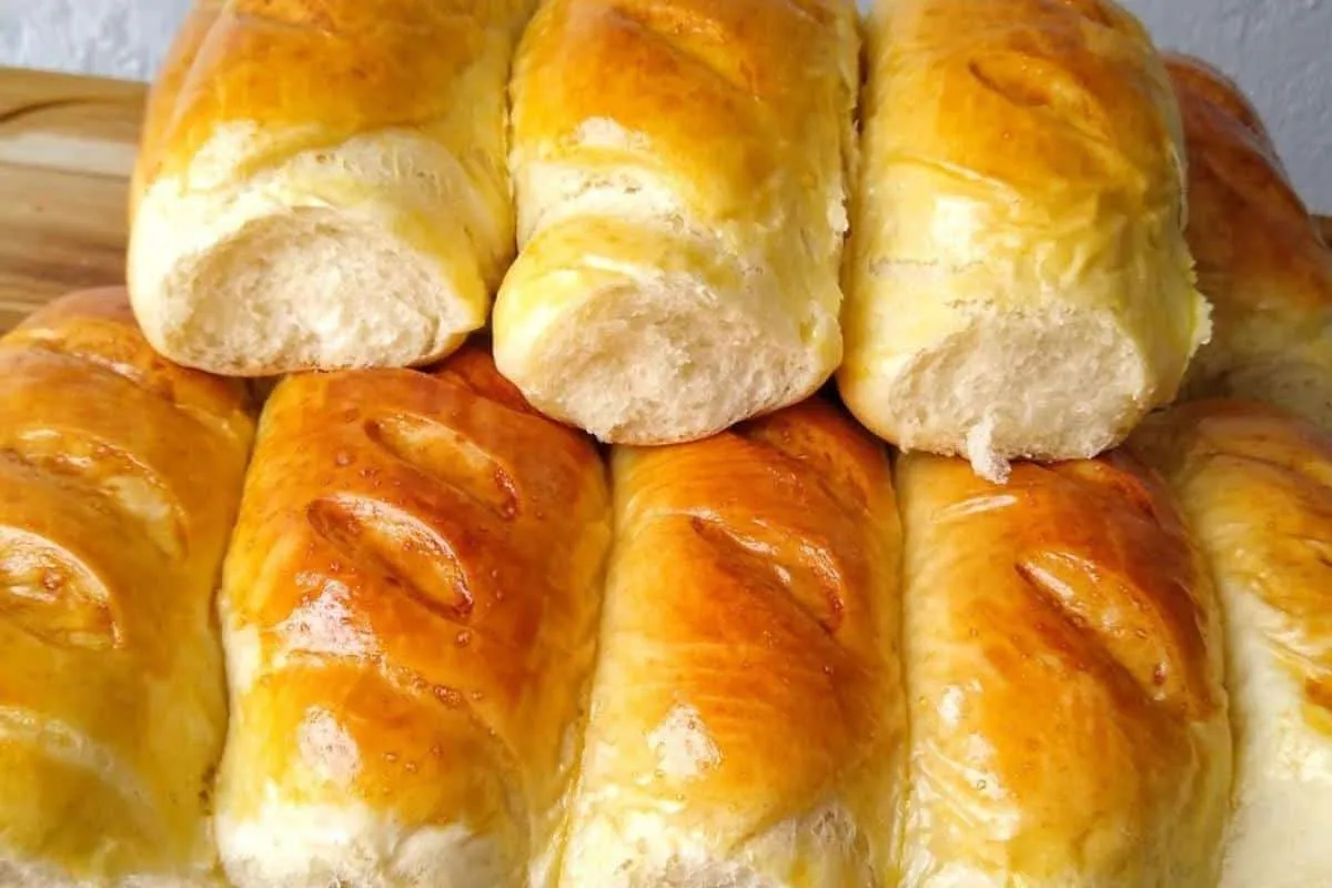 Receita de pão caseiro sem leite para servir no café da manhã neste fim de ano