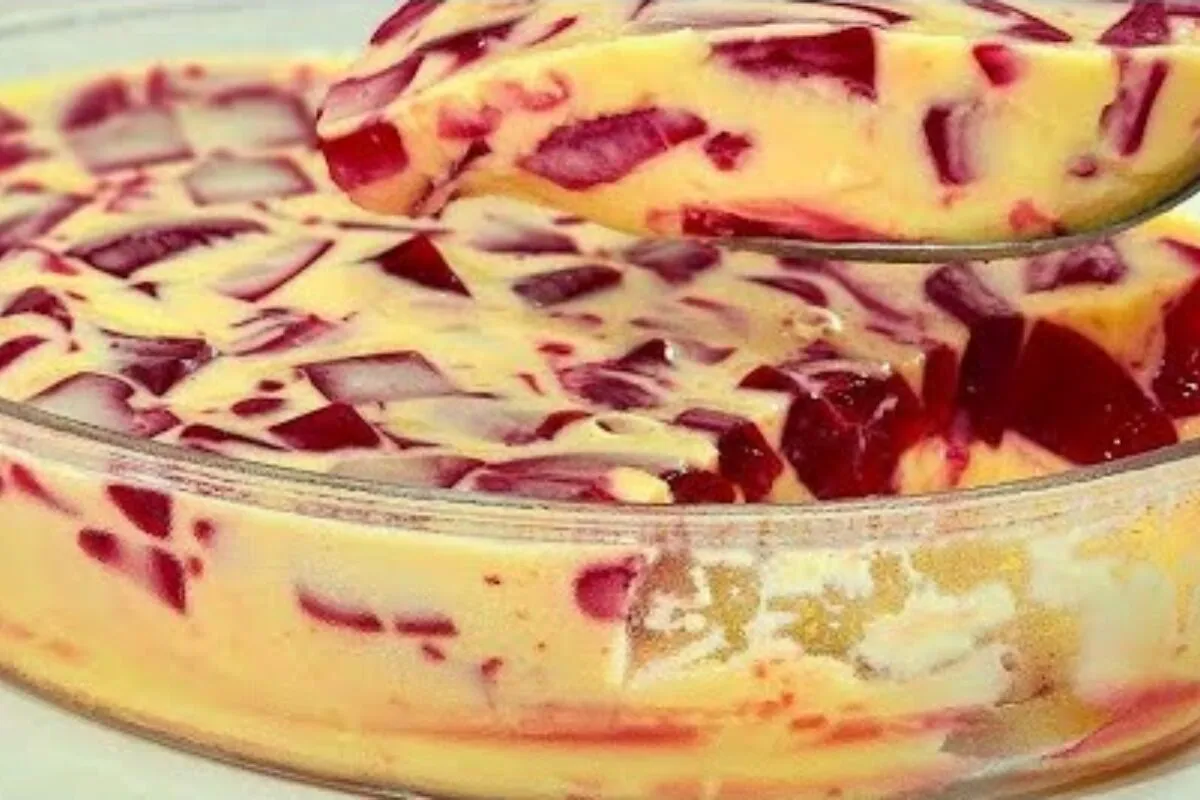 Receita de sobremesa com gelatina feita com poucos ingredientes para um doce delicioso e prático