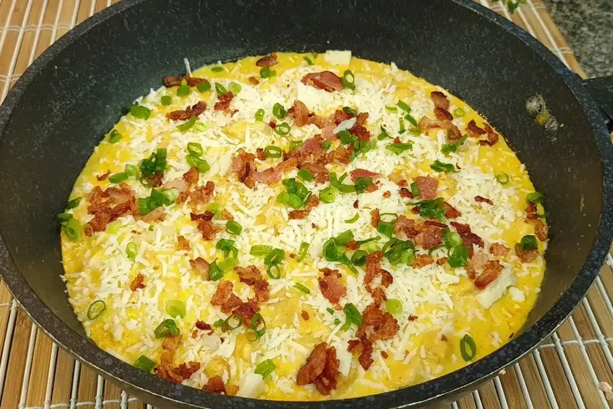 Receita divina de frango ao molho de bacon para o almoço que sua família vai adorar