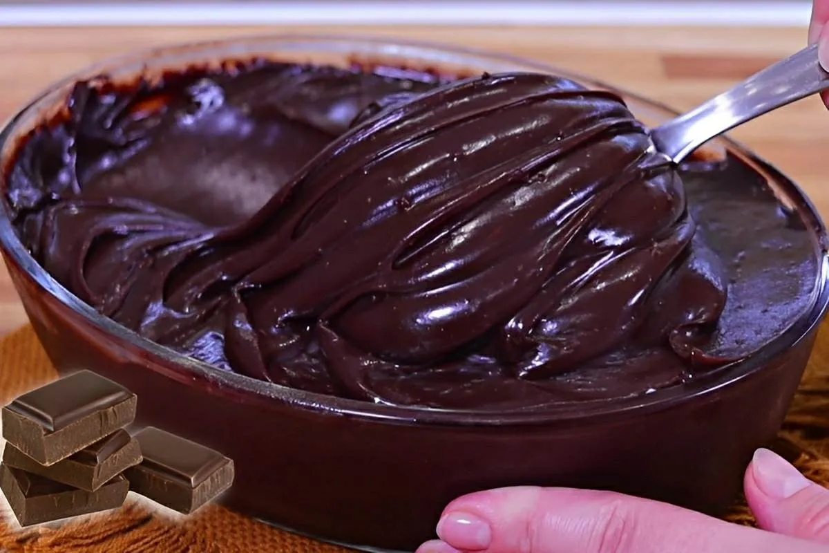 Recheio de chocolate para bolo de aniversário muito cremoso e fácil de preparar