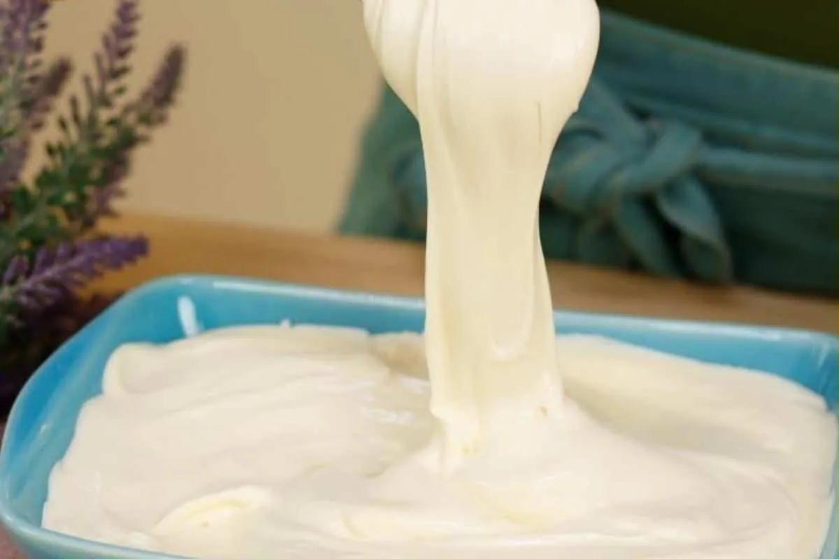 Recheio de mousse cremoso fácil de fazer que vai deixar seu bolo muito mais gostoso