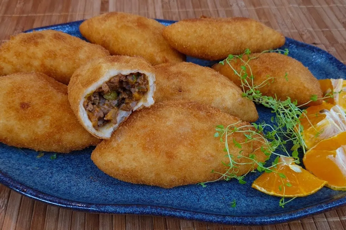 Risoles de carne moída com massa macia, receita simples com dicas para não errar