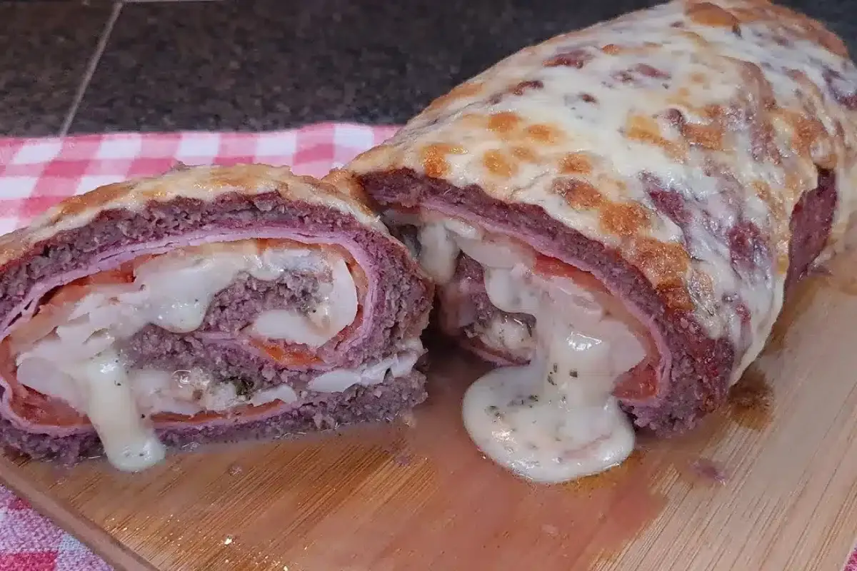 Rocambole de carne moída: quando faço essa receita não resseca e fica bem suculento