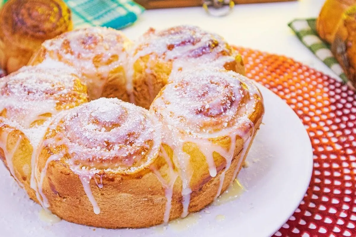 Rosca flor de padaria fofinha e perfeita para o seu café da manhã em família