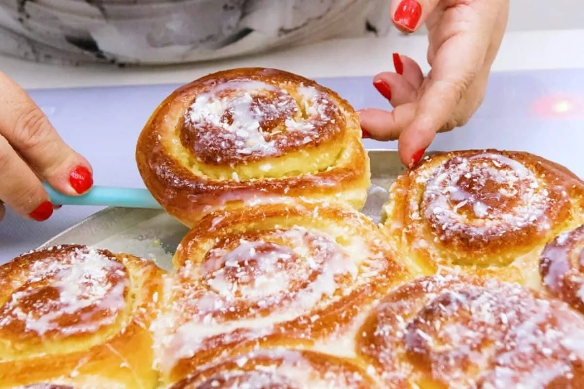 Rosca húngara caseira molhadinha e fofinha igual das padarias do seu bairro