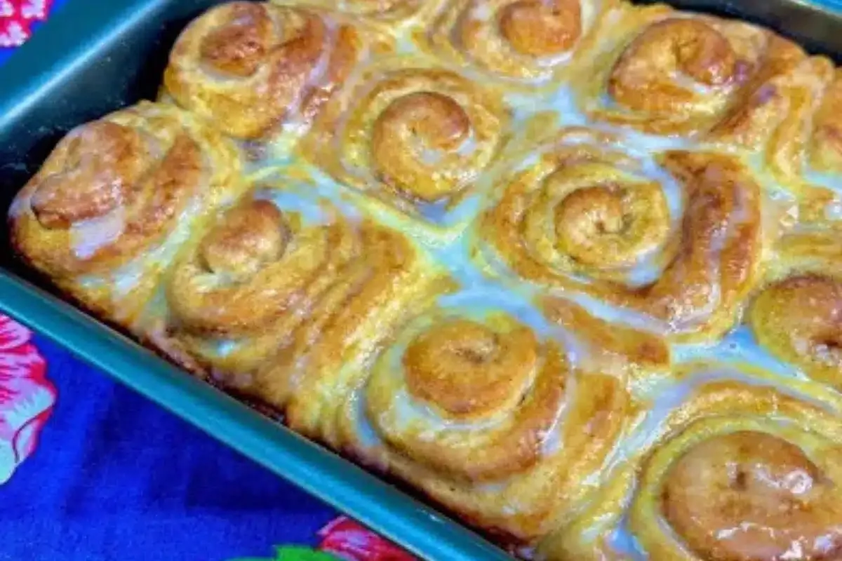 Rosquinha de canela: a receita deliciosa que não precisa sovar para o seu café da tarde.