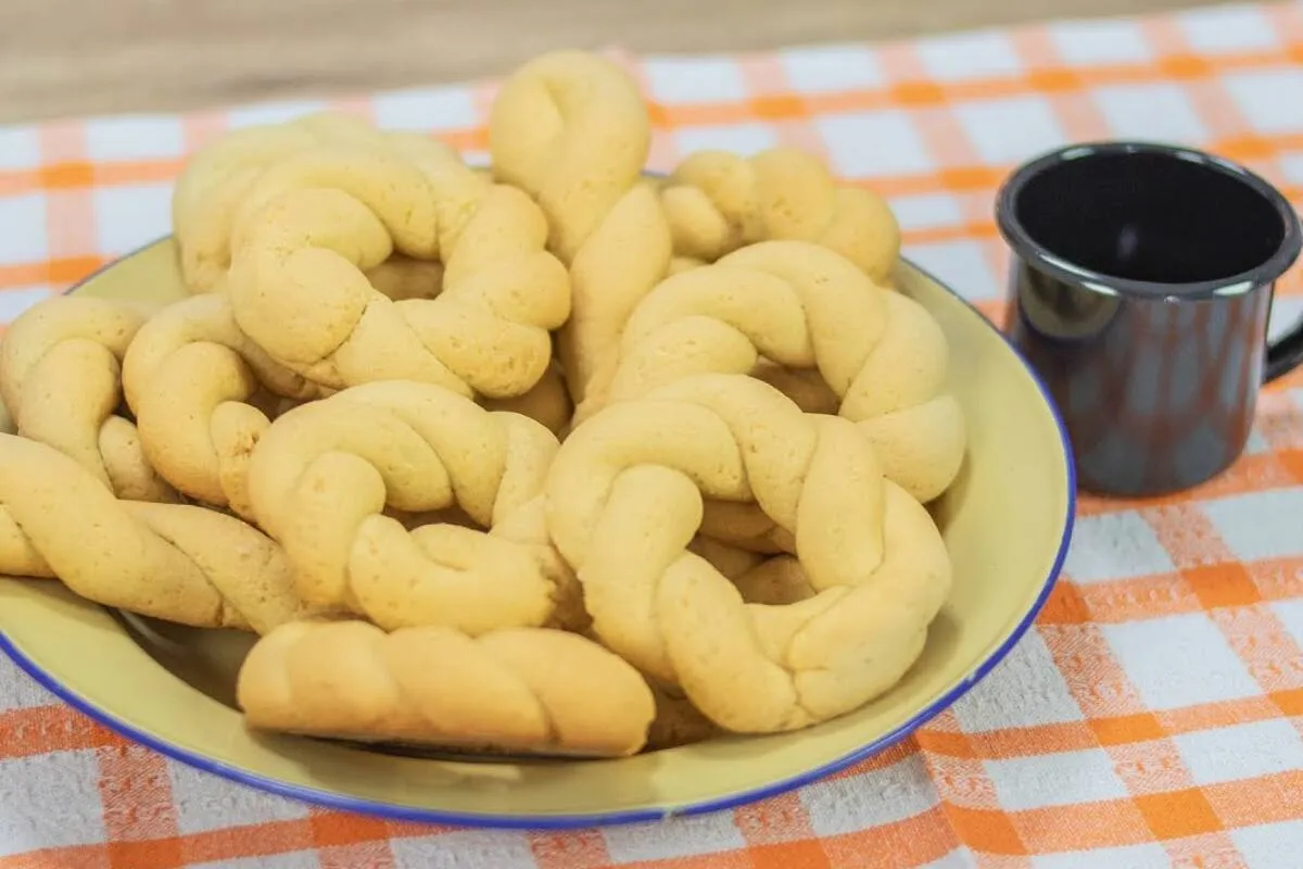 Rosquinha de trigo da vovó para o café da tarde: fácil e deliciosa em qualquer dia da semana
