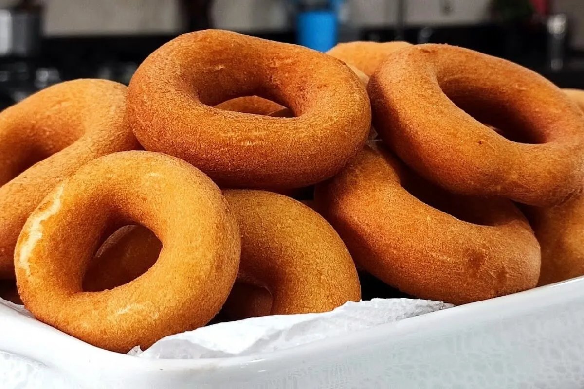 Rosquinha doce de polvilho frita e sequinha com apenas 3 ingredientes