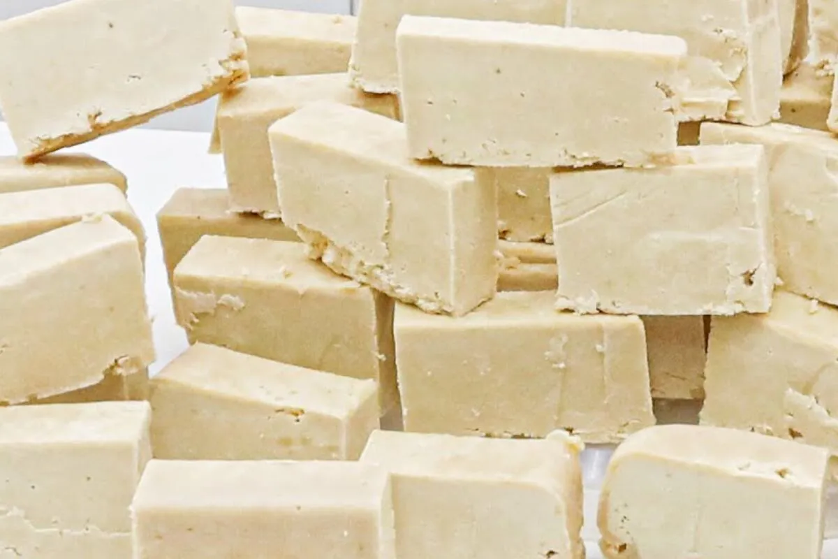 Sabão caseiro com apenas 3 ingredientes que rende muitas barras e fica pronto em menos de 10 minutos