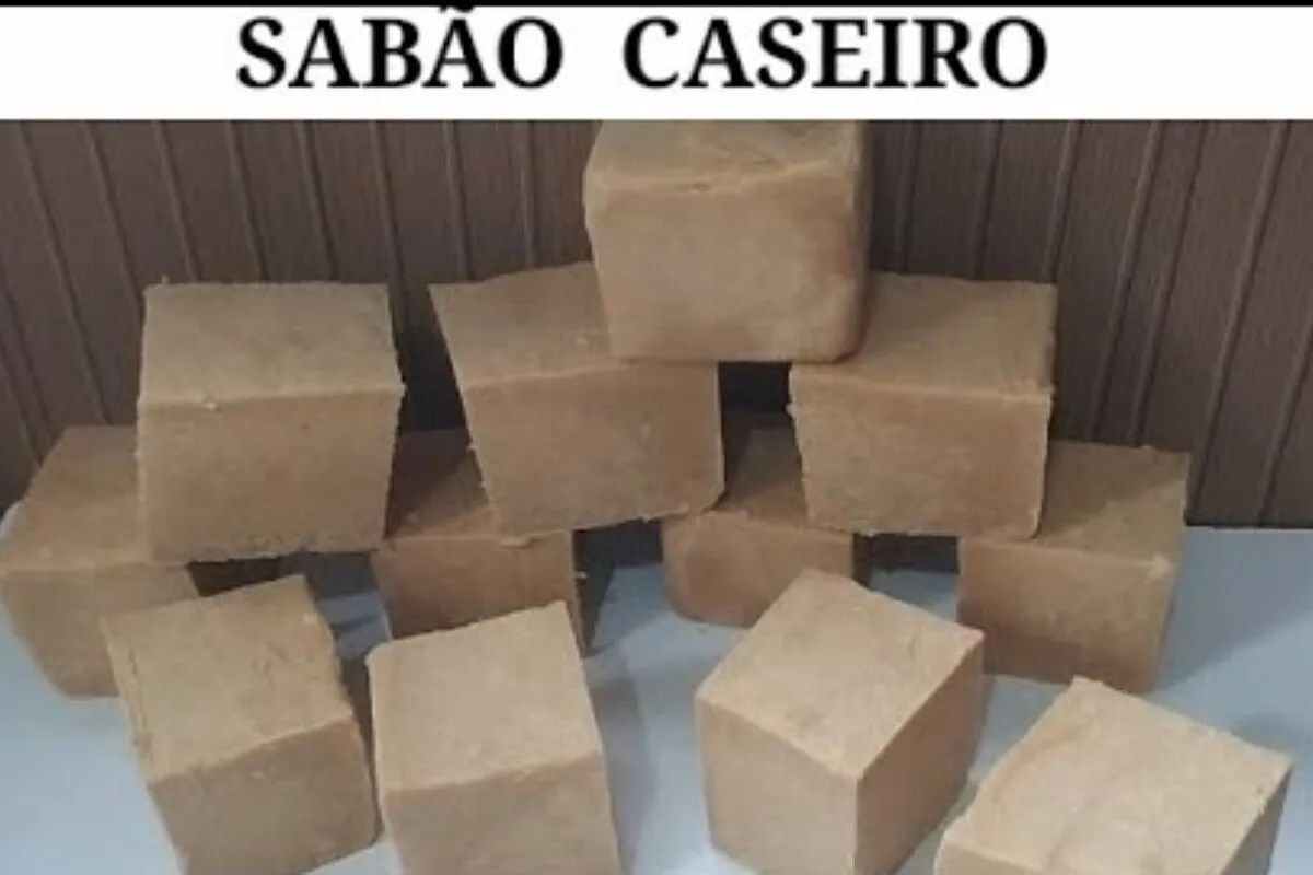 Sabão caseiro em barra com sapólio e óleo usado que rende bastante e fica ótimo