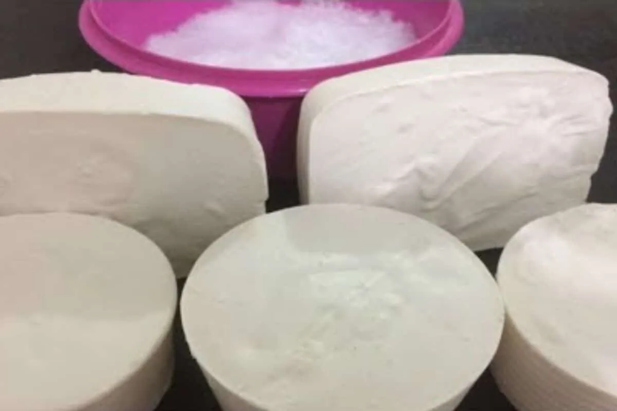 Sabão caseiro feito com apenas 3 ingredientes para você economizar e ter uma limpeza poderosa
