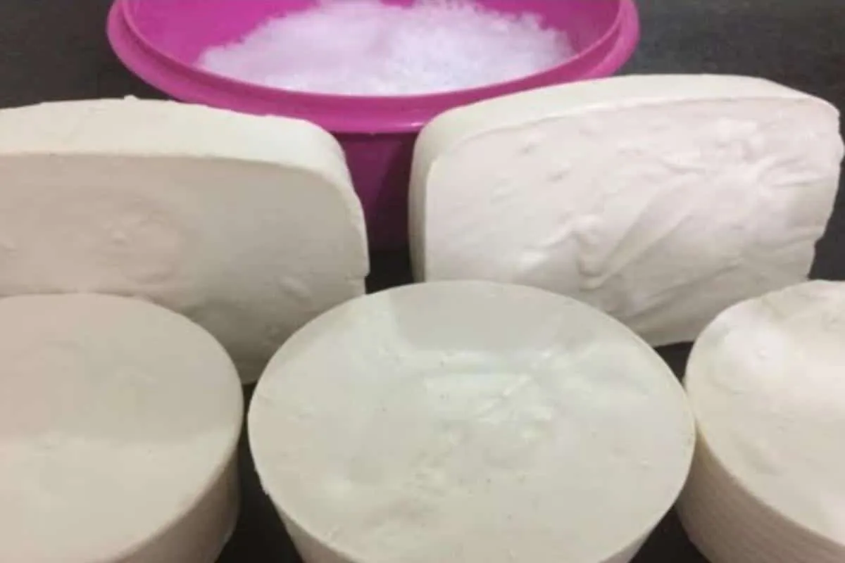 Sabão caseiro perfeito que espuma bastante com apenas 3 ingredientes