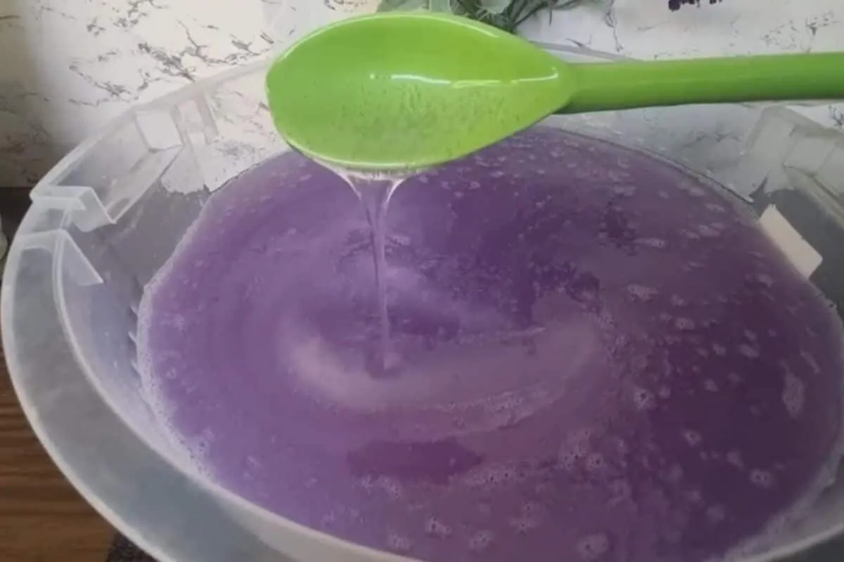 Sabão de água oxigenada perfumado com ação poderosa que limpa e deixa sua casa perfumada