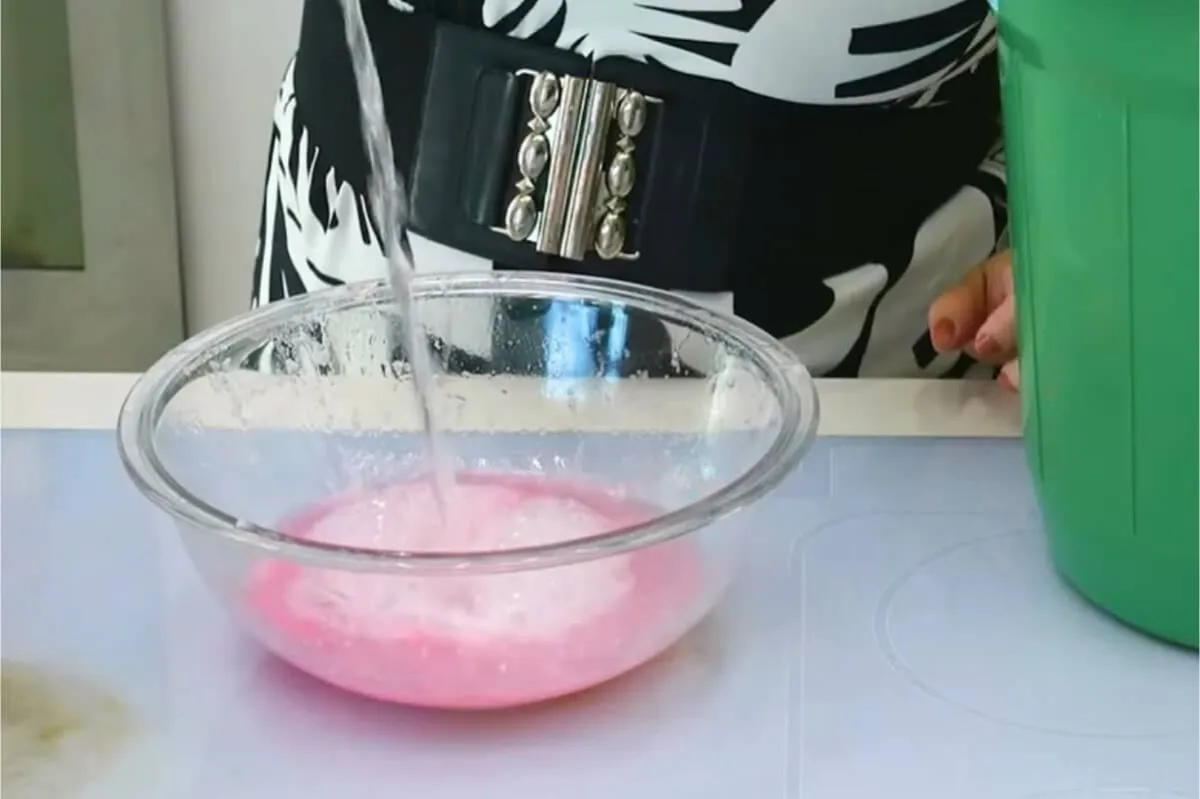 Sabão líquido caseiro que você faz usando ingredientes simples e econômicos