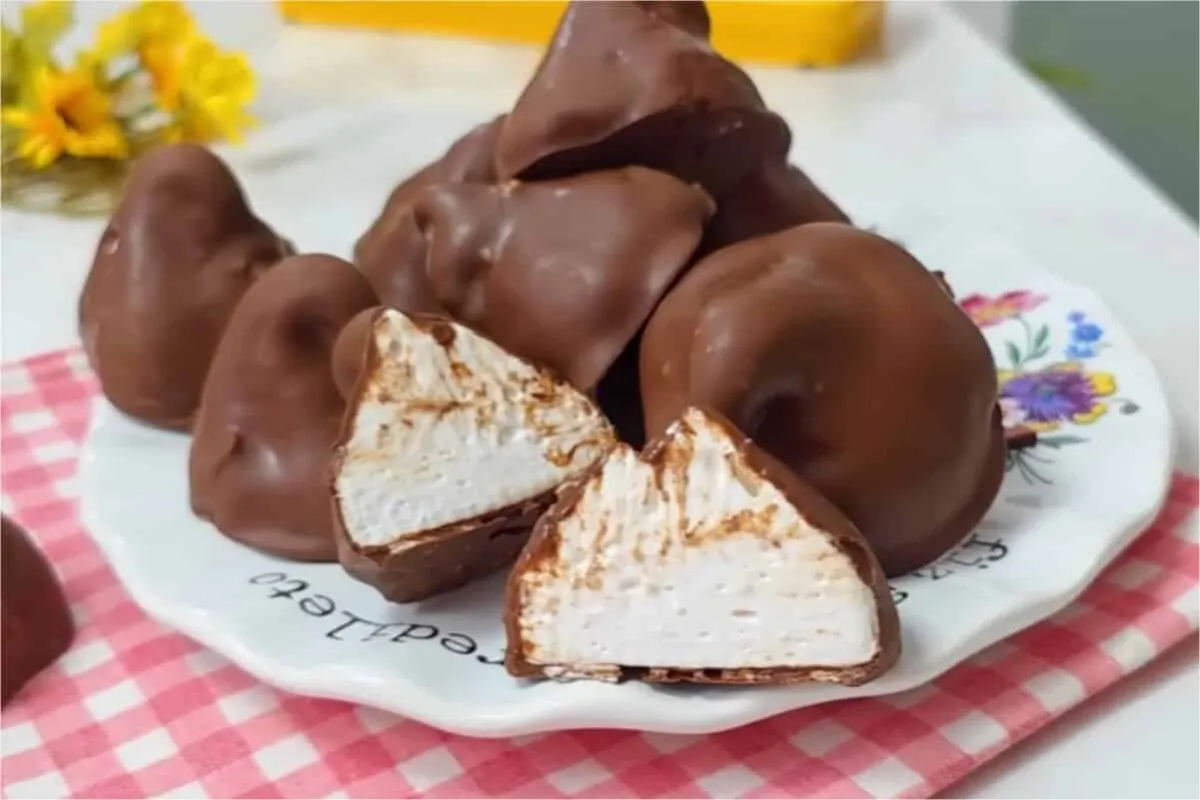 Sabia que é bem fácil fazer em casa aquele doce teta de moça que comprava na infância