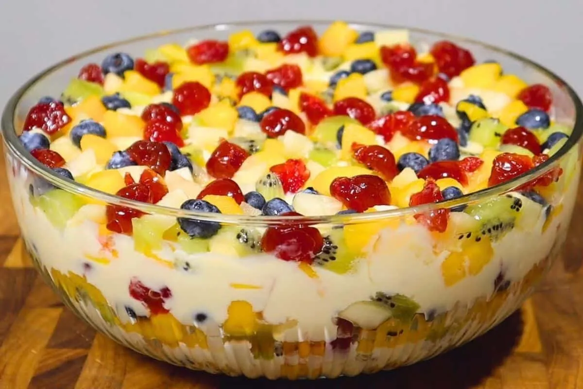 Salada de frutas que não amarga: aprenda o segredo para deixar essa sobremesa sempre fresquinha