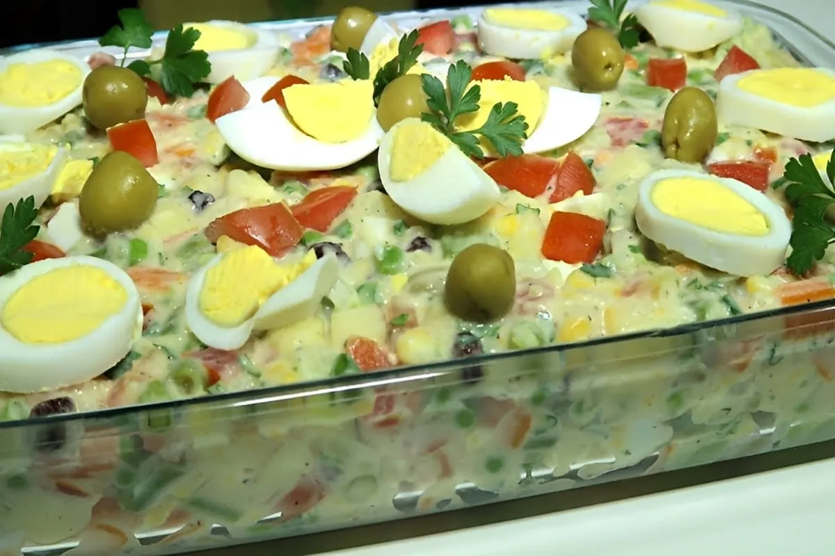 Salada natalina perfeita e deliciosa para completar seu cardápio de natal
