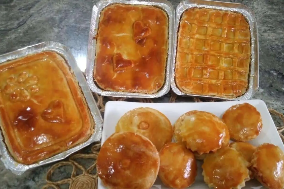 Salgadeira profissional ensina o segredo para fazer a massa de empadão perfeita