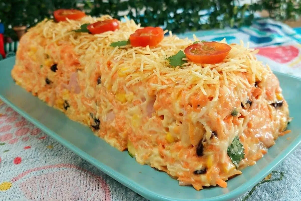 Salpicão cremoso fácil e prático para completar a sua ceia de ano novo com muito sabor e rapidez