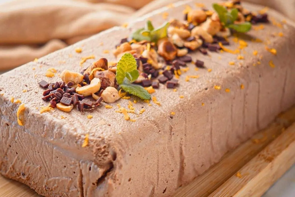 Semifreddo de chocolate: a sobremesa gelada perfeita que é caseira e super cremosa
