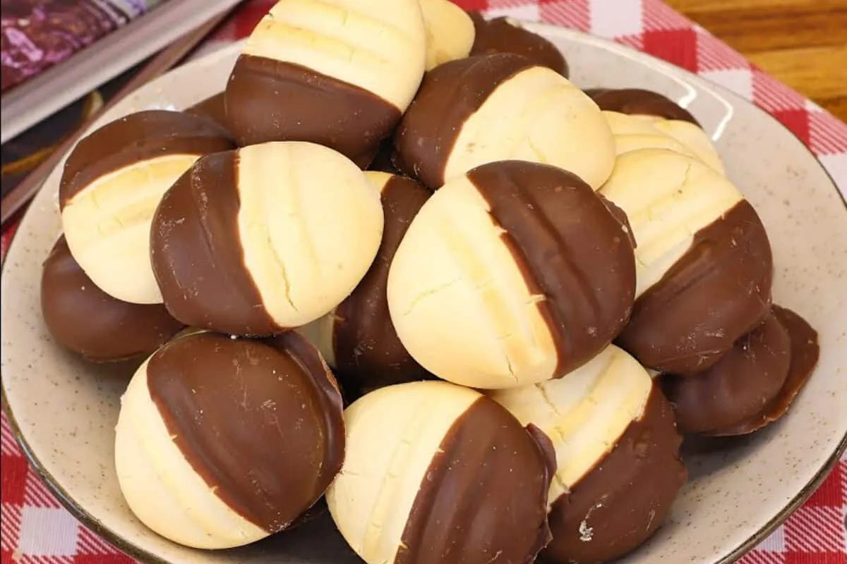 Sequilhos de leite condensado com chocolate: bolachinhas fáceis de fazer e que derretem na boca