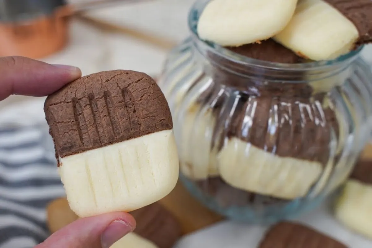 Sequilhos de Leite Ninho com chocolate: bolachinhas macias e deliciosas para o café da tarde