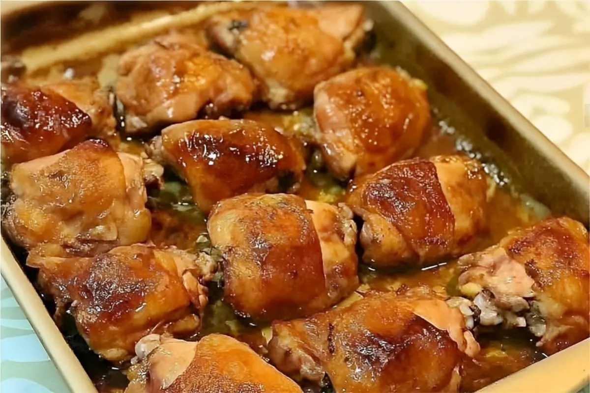 Sobrecoxa de frango assada com tempero caipira que aprendi com a vovó