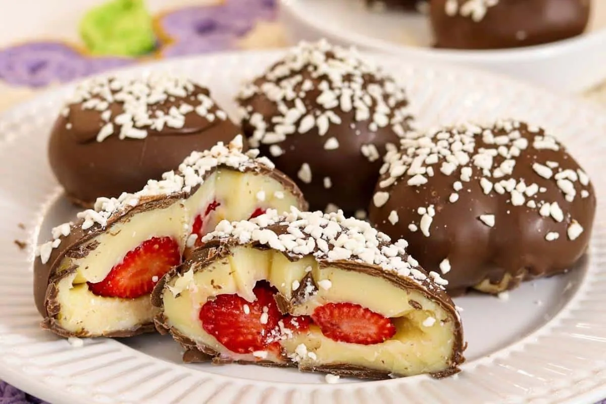 Sobremesa com morango para o natal: muito fácil de fazer que fica pronta em poucos minutos