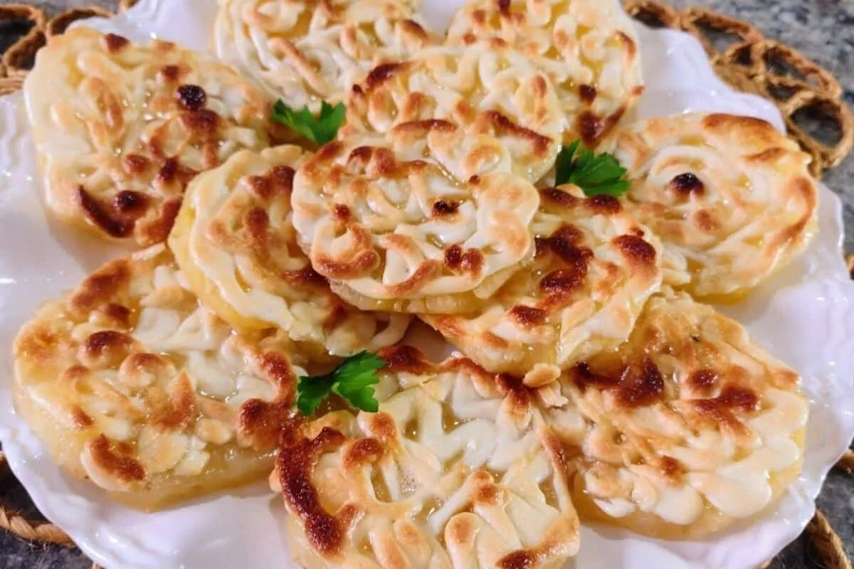 Sobremesa de abacaxi com apenas dois ingredientes que fica pronta muito rápido e é a opção mais econômica e deliciosa para o seu final de semana
