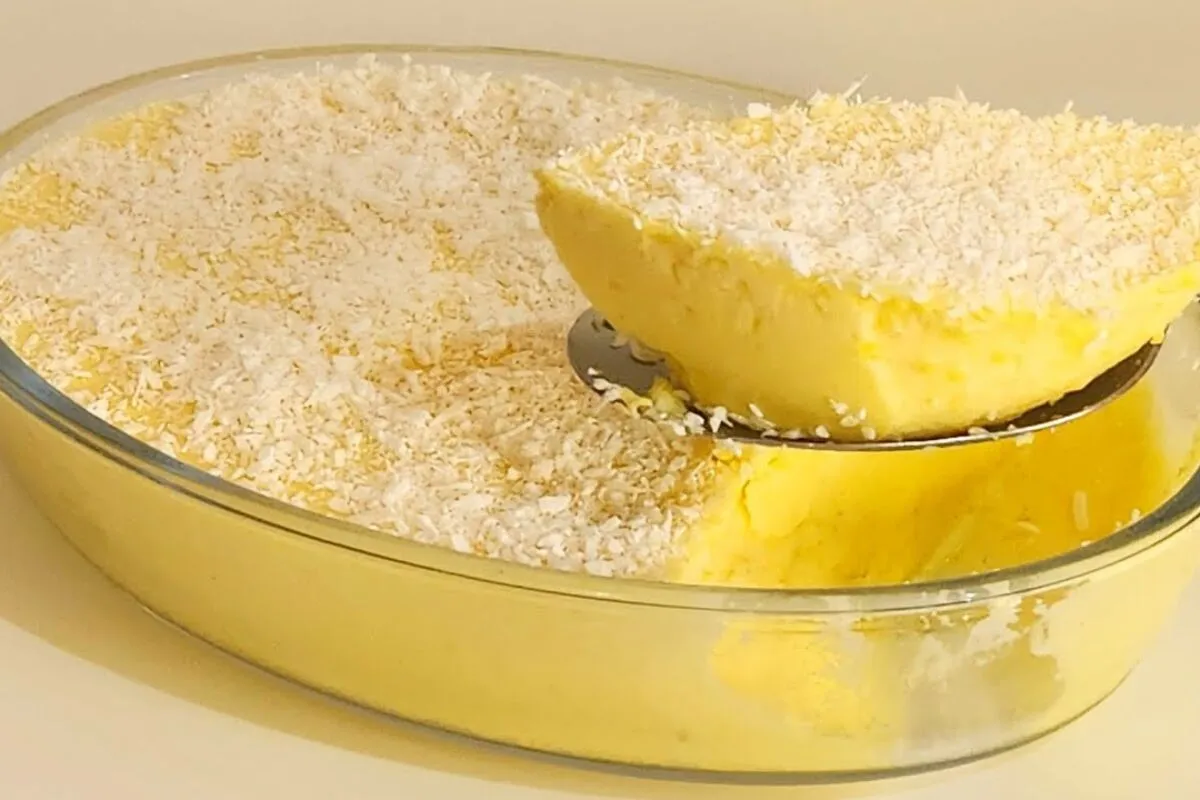 Sobremesa de creme de leite com gelatina que é só bater tudo e levar para gelar, perfeita para o seu fim de semana