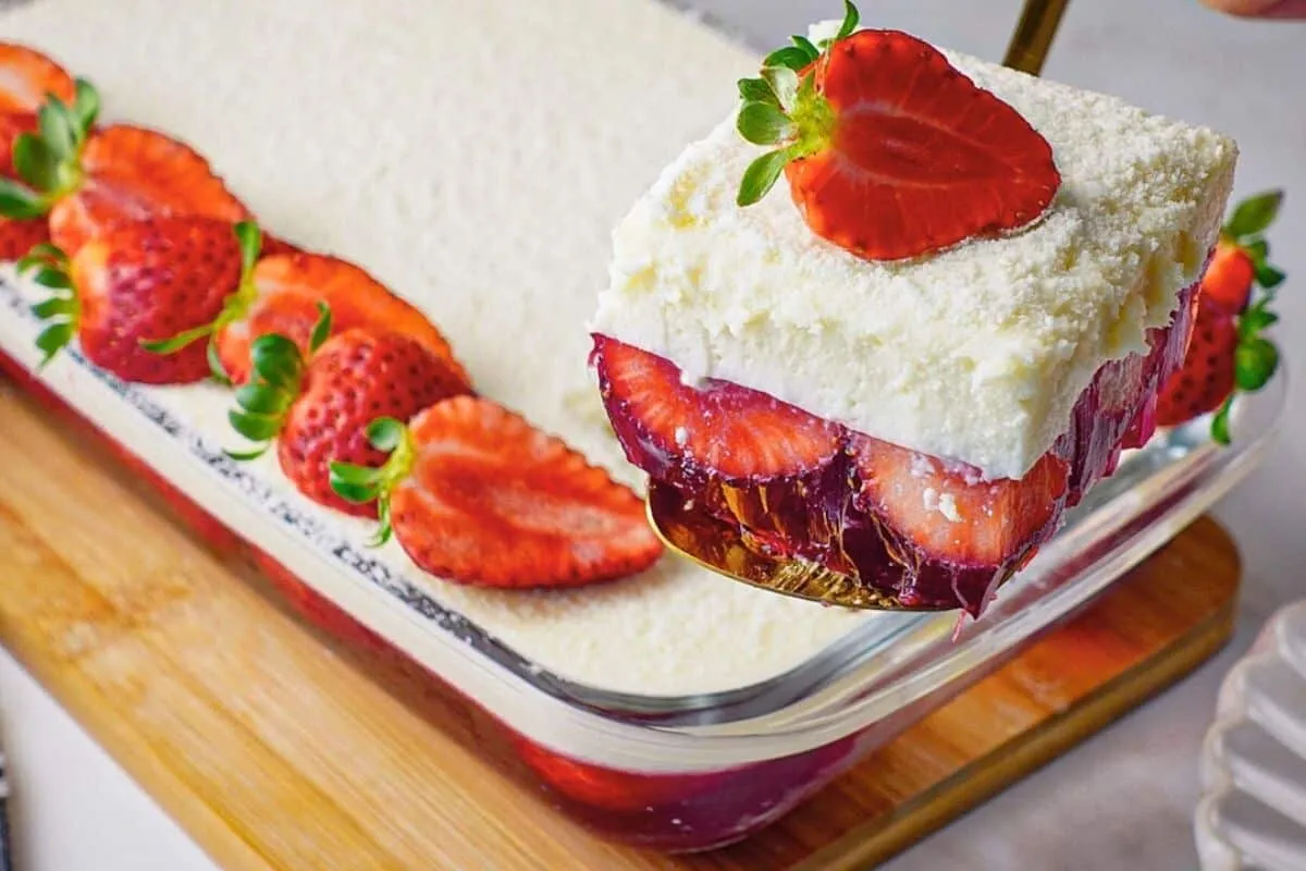 Sobremesa de morango: faça hoje, morango e Leite Ninho, sobremesa super cremosa e linda para o Natal