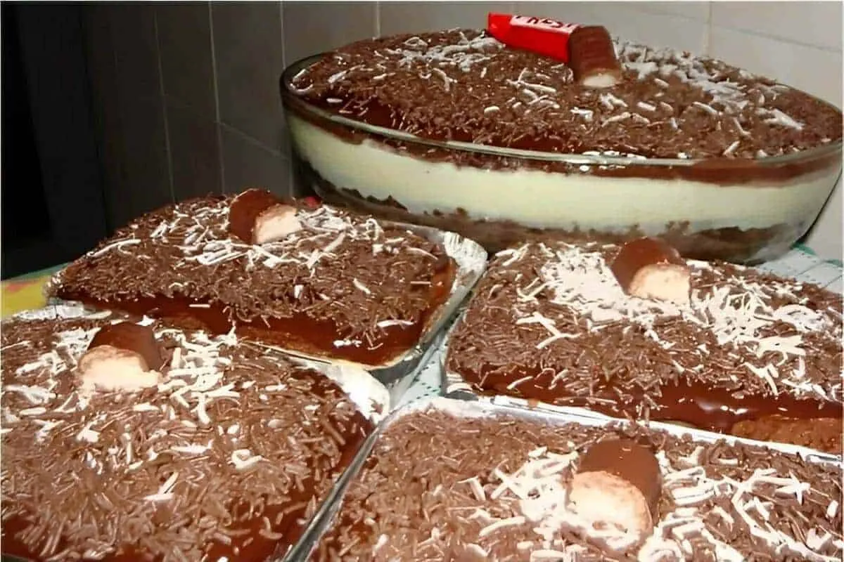 Sobremesa prestígio: a travessa de coco cremoso com ganache de chocolate que não pode faltar na sua ceia de Natal.