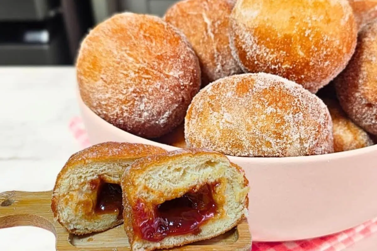 Sonho de goiabada irresistível e macio: o preparo é bem fácil e todo mundo pede mais um
