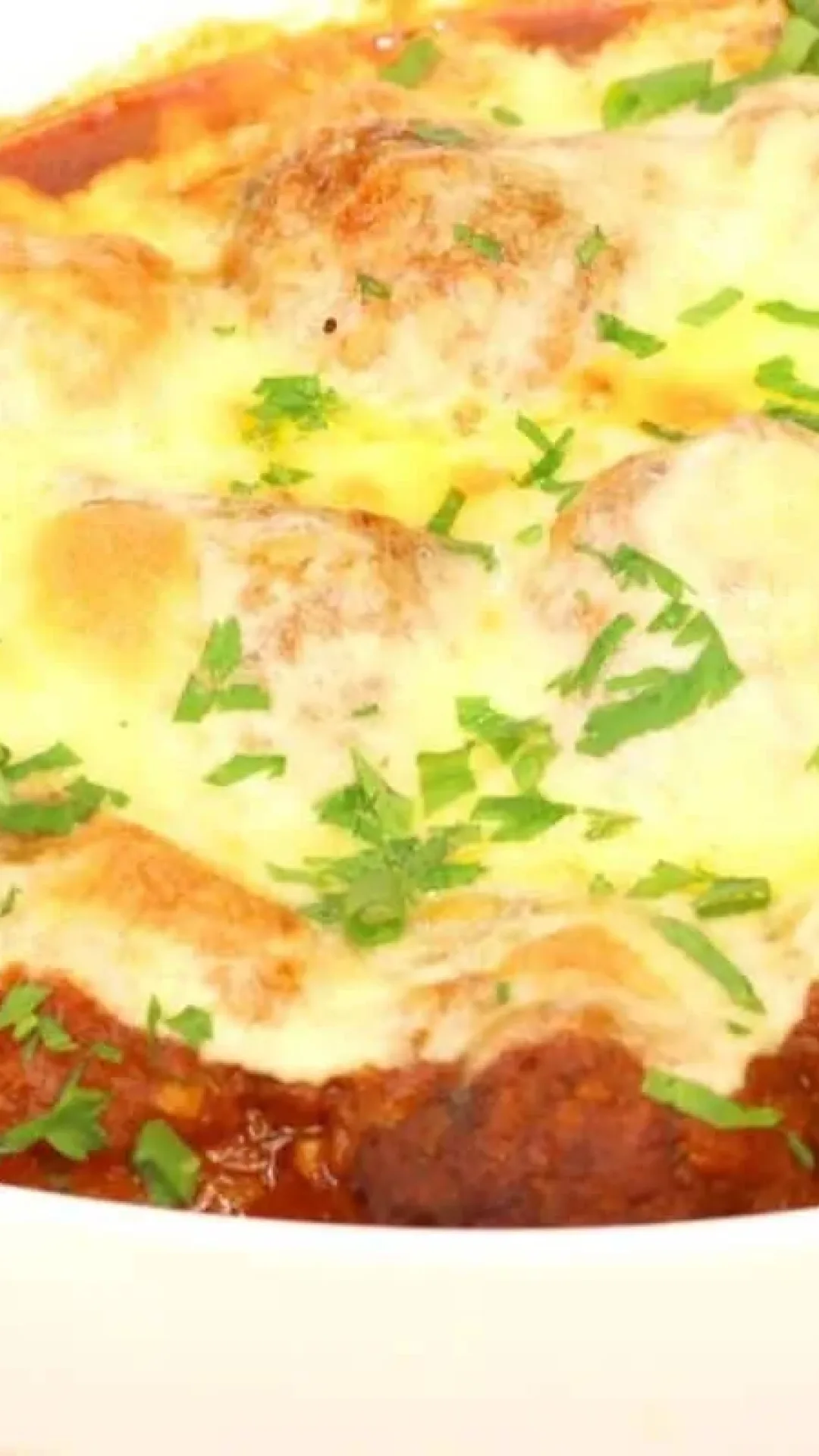 Almôndegas ao molho com queijo bem temperadas e irresistíveis para o almoço