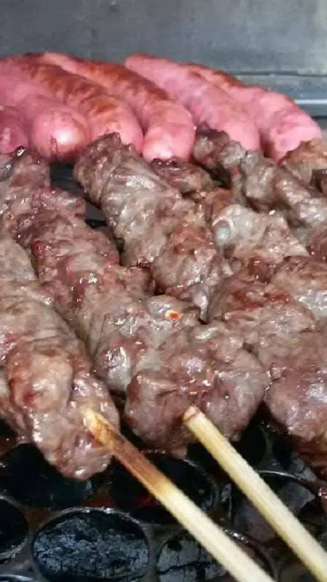 Aprenda a fazer o melhor espetinho de carne sem erro que fica perfeito