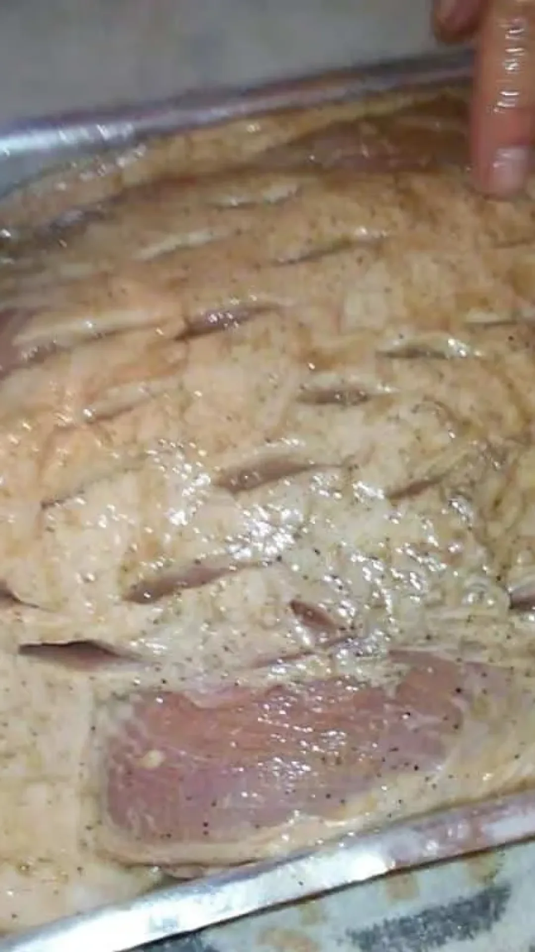 Aprenda a fazer o tempero para pernil ideal para servir nas festas de natal
