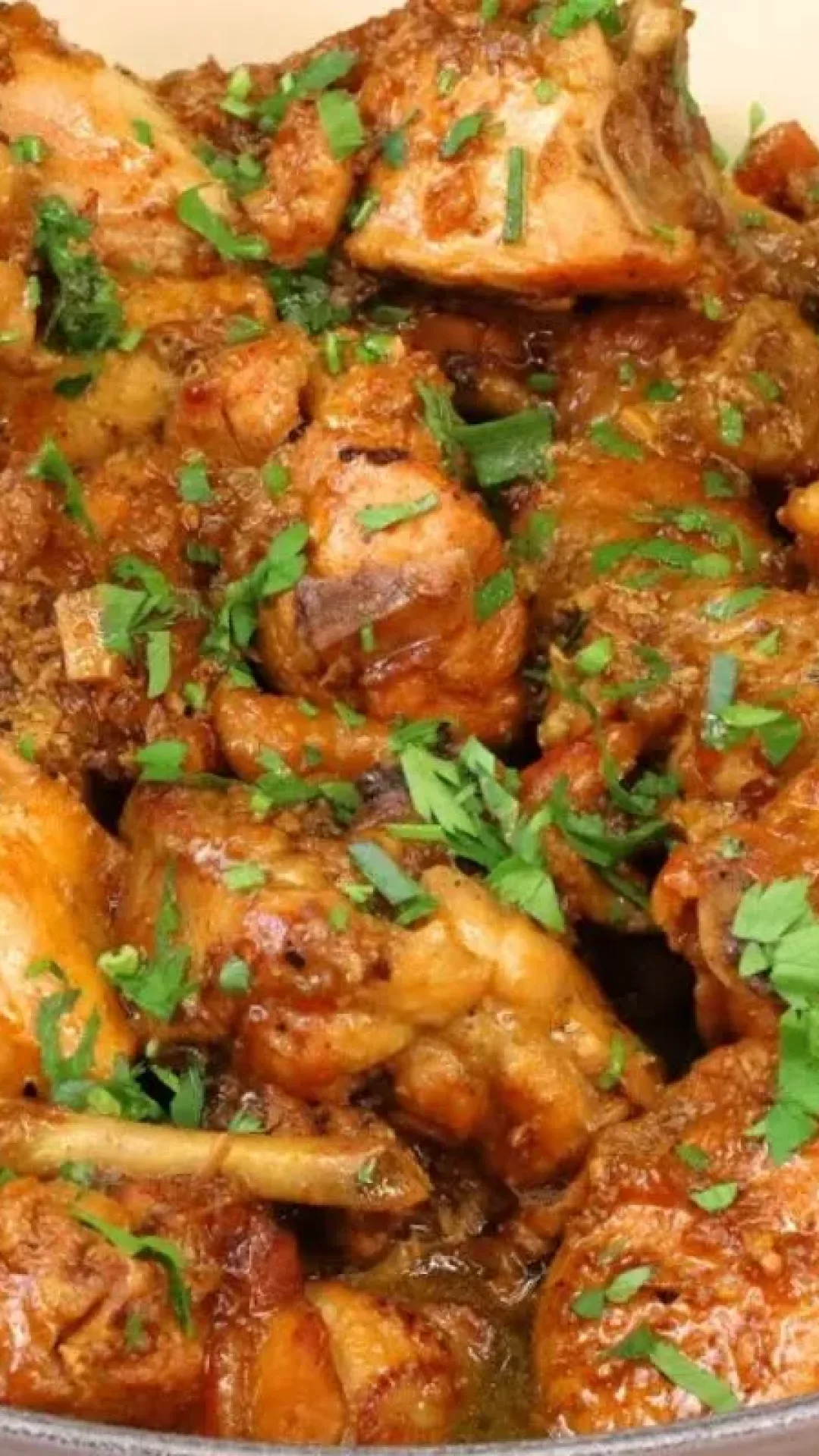 Aprendi a fazer um frango refogado de restaurante que fica perfeito e saboroso