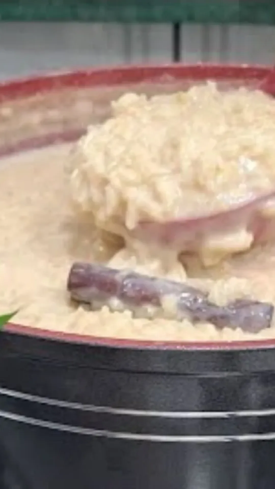 Arroz doce com laranja, uma combinação diferente, cremosa e perfumada, que fica divina