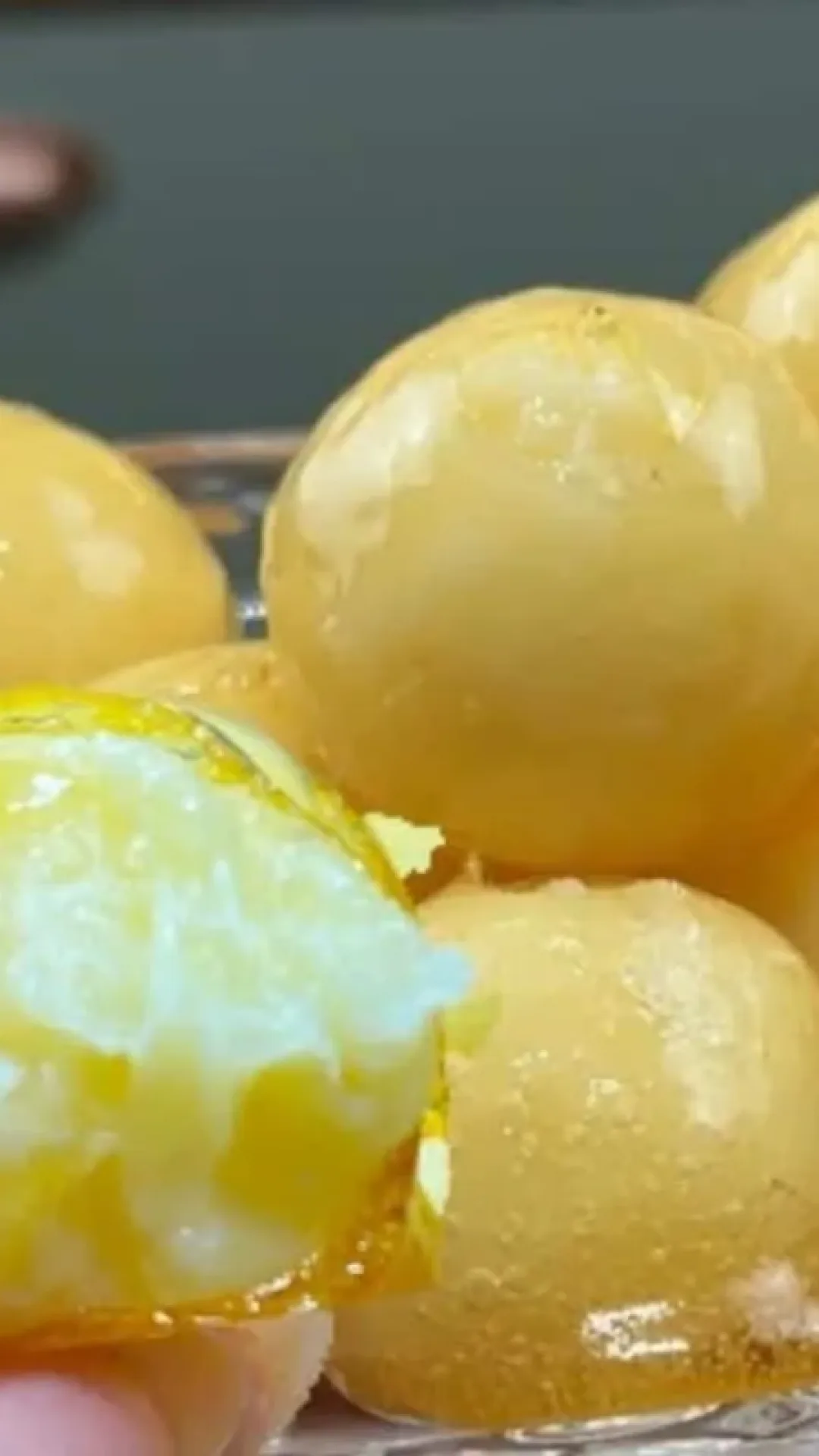 Bala baiana, um doce clássico que é muito fácil e fica com aquele brilho de dar água na boca