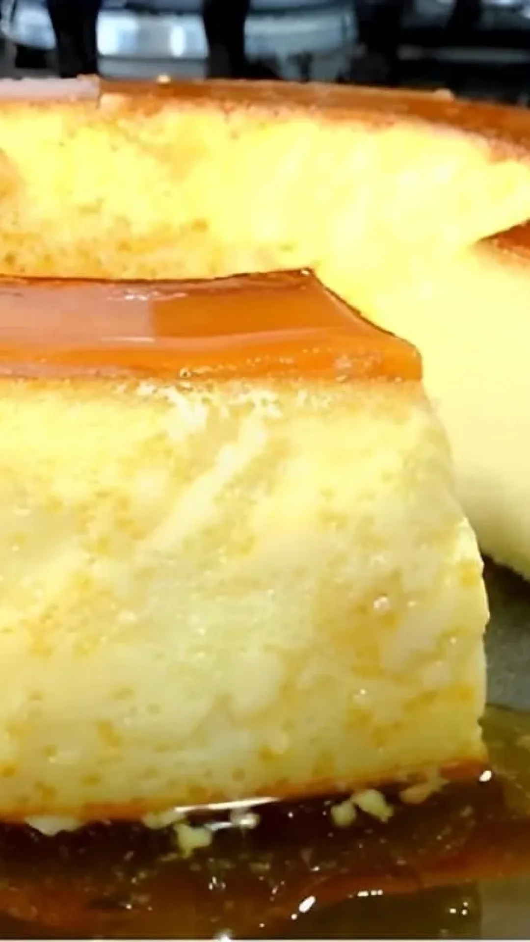 Bata no liquidificador esses 3 ingredientes e prepare um delicioso pudim de leite sem forno