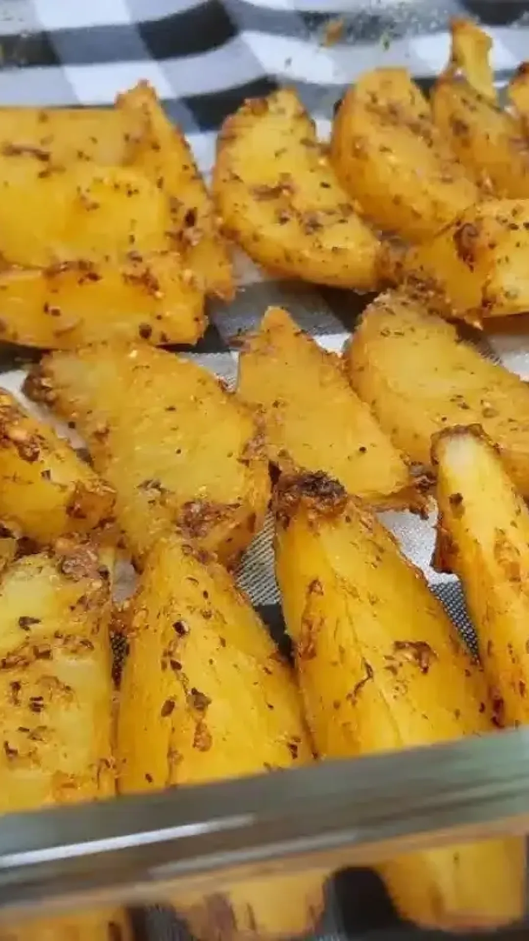 Batata rústica deliciosa: o acompanhamento mais fácil e saboroso para a ceia de Natal.