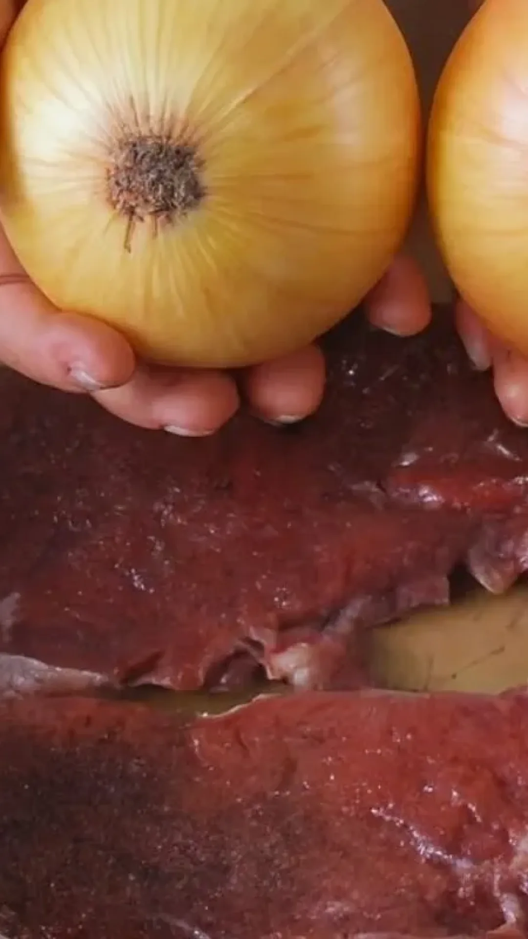 Bife acebolado suculento e muito saboroso, que todos amam, perfeito para o seu dia a dia