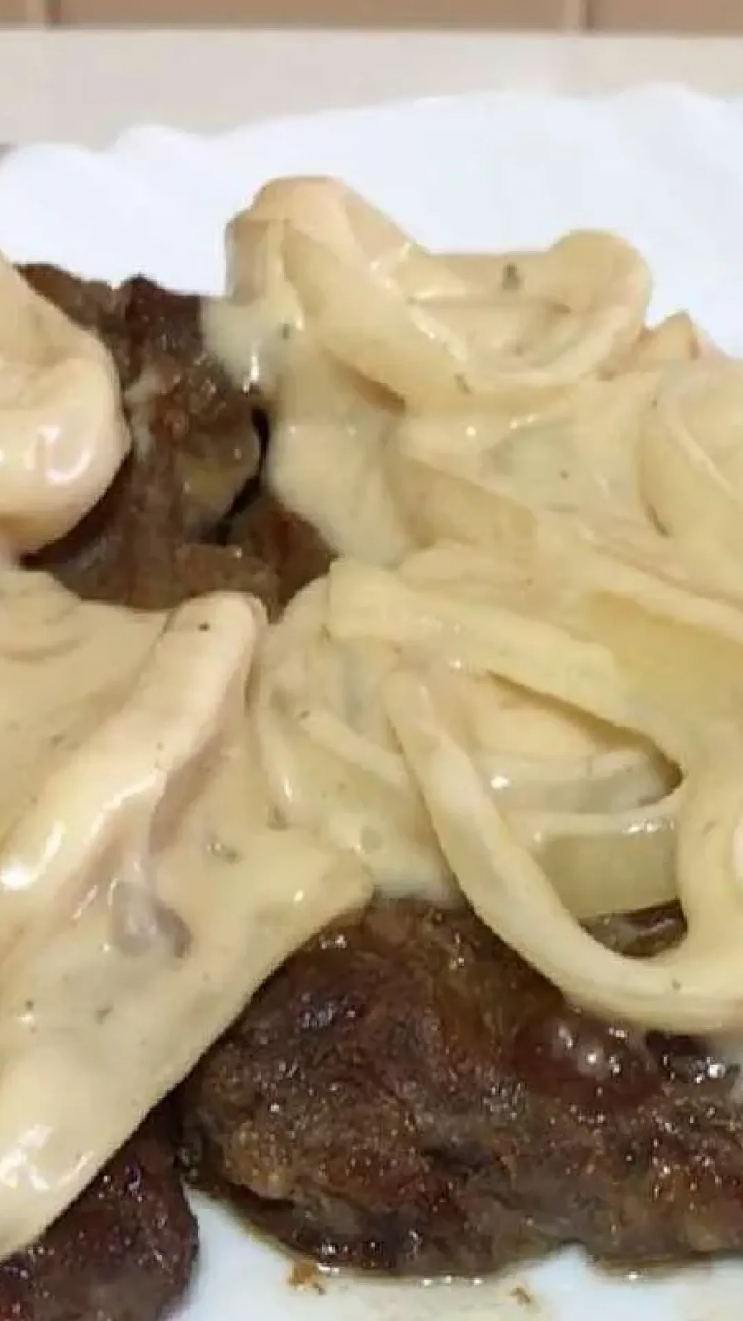 Bife ao molho de maionese para você inovar na hora de fazer seu almoço